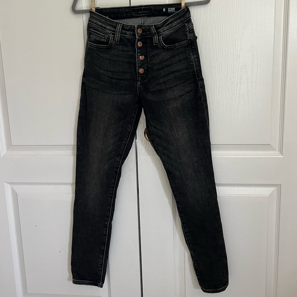 Never worn black high rise washed jeans